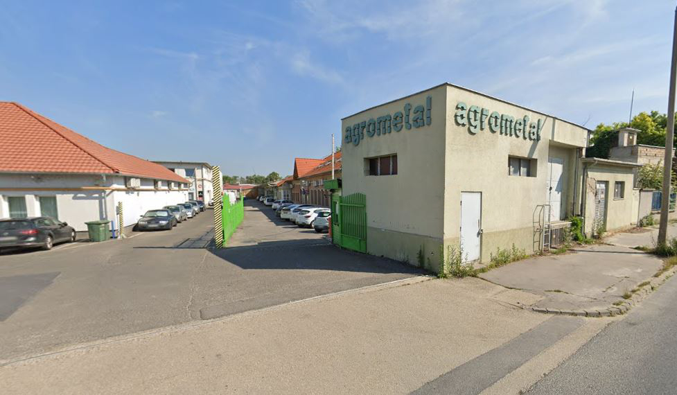 összeszerelő központ