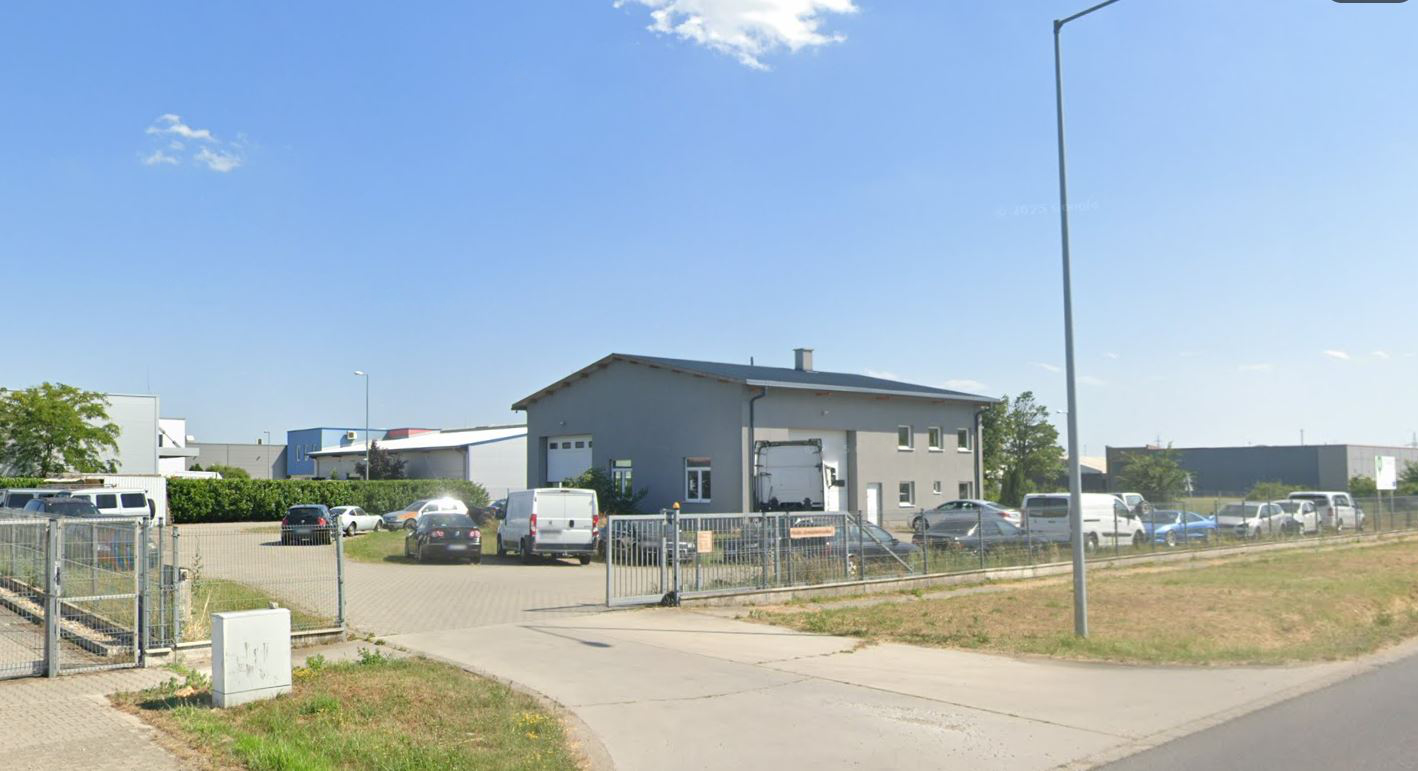 összeszerelő központ